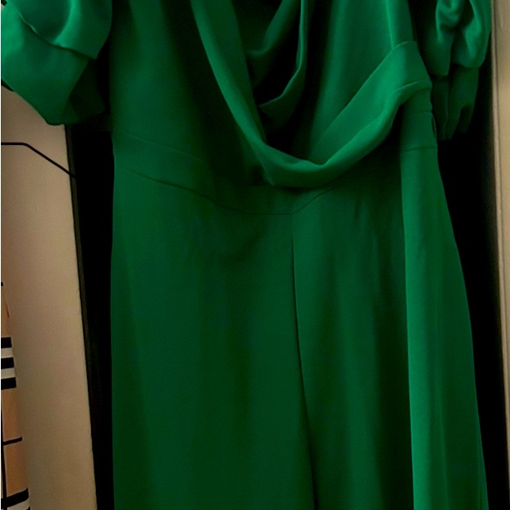 Green Jumper with a belt great for casual and Special ocasión